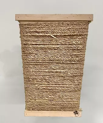 Hộp gỗ hình vát quấn dây thừng