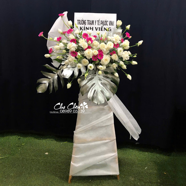 hoa-vieng-dam-tang-gan-sieu-thi